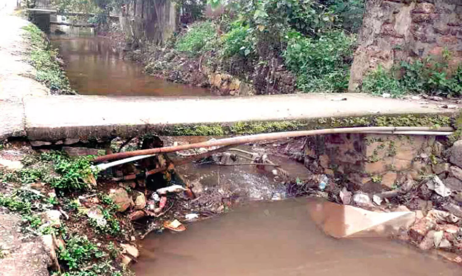 footbridge in dangerous condition