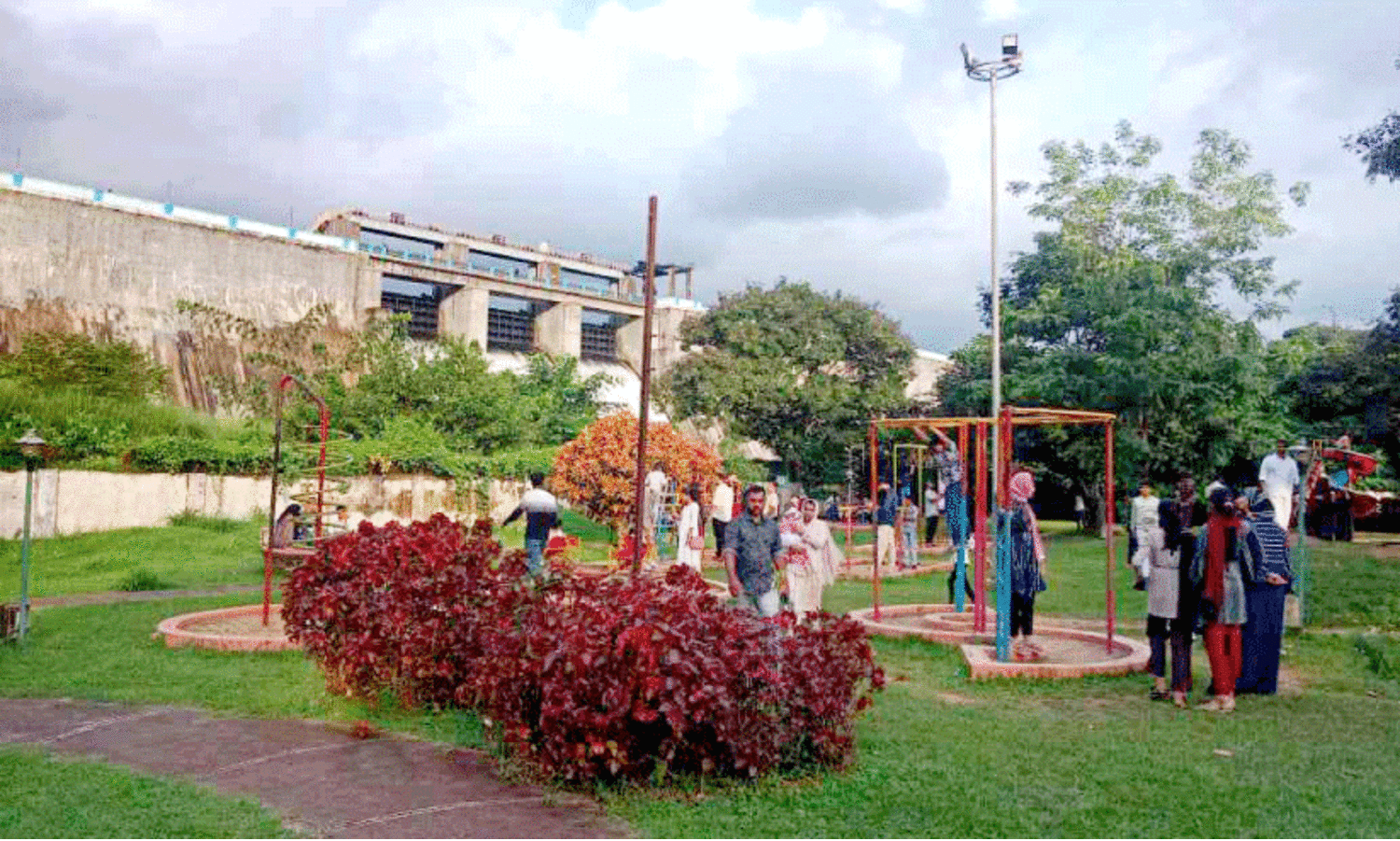 സു​ന്ദ​ര​മാ​കും, കാ​ഞ്ഞി​ര​പ്പു​ഴ ഉ​ദ്യാ​നം