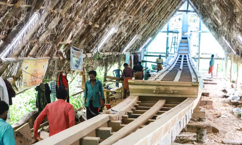 പമ്പയിൽ നീരാടാൻ പൂവത്തൂർ പടിഞ്ഞാറ് പുത്തൻ പള്ളിയോടം; സെപ്റ്റംബർ അഞ്ചിന് നീരണിയും പമ്പയിൽ നീരാടാൻ പൂവത്തൂർ പടിഞ്ഞാറ് പുത്തൻ പള്ളിയോടം; സെപ്റ്റംബർ അഞ്ചിന് നീരണിയും