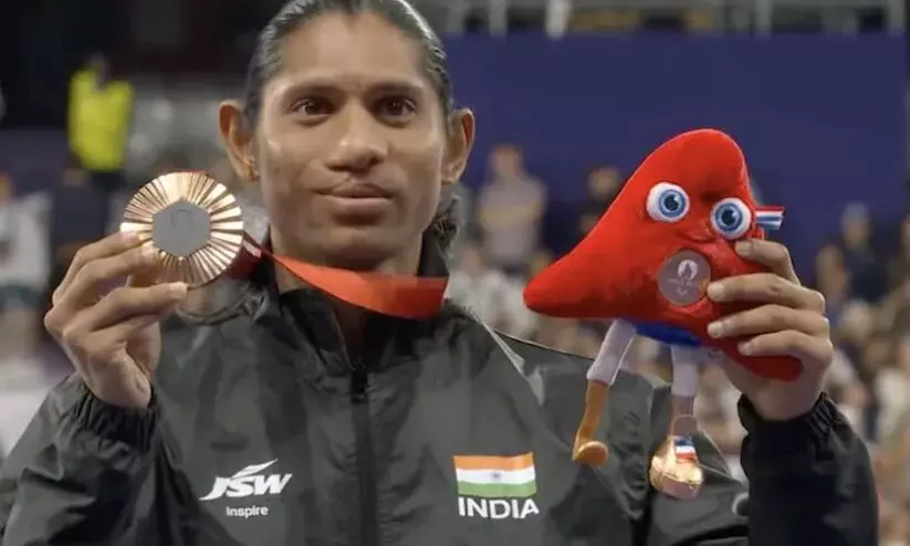 കുരങ്ങിനെ പോലുണ്ടെന്നും മന്ദബുദ്ധിയെന്നും വിളിച്ച് കളിയാക്കി; പാരാലിമ്പിക്സ് മെഡലിലൂടെ മറുപടി നൽകി ദീപ്തി കുരങ്ങിനെ പോലുണ്ടെന്നും മന്ദബുദ്ധിയെന്നും വിളിച്ച് കളിയാക്കി; പാരാലിമ്പിക്സ് മെഡലിലൂടെ മറുപടി നൽകി ദീപ്തി