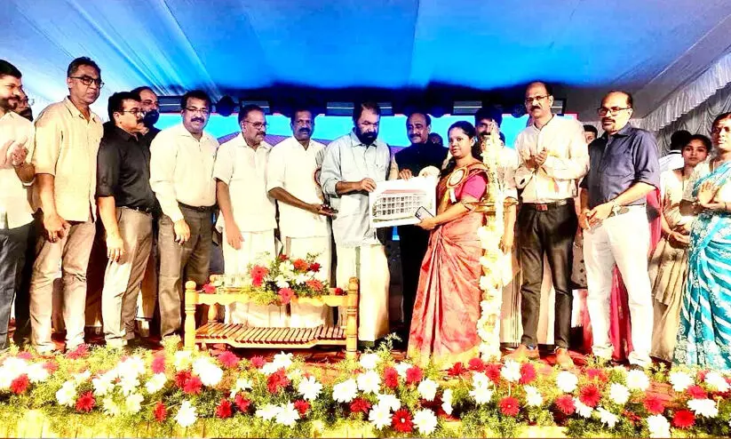 വയനാട് ദുരന്തം: ബിൽഡേഴ്സ് അസോസിയേഷൻ 12 ക്ലാസ് മുറികൾ നിർമിച്ചു നൽകും വയനാട് ദുരന്തം: ബിൽഡേഴ്സ് അസോസിയേഷൻ 12 ക്ലാസ് മുറികൾ നിർമിച്ചു നൽകും