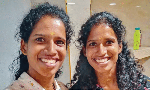 വി​ദ്യ, നി​ത്യ ത​ങ്ക​ച്ചി​റ​കേ​റി​യ ഇ​ര​ട്ട സ്വ​പ്ന​ങ്ങ​ൾ