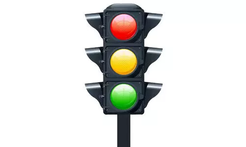 സെ​ൻ​ട്ര​ൽ ജ​ങ്ഷ​നി​ലെ ട്രാ​ഫി​ക് സി​ഗ്ന​ൽ ലൈ​റ്റ് ത​ക​രാ​ർ; കെ​ൽ​ട്രോ​ണി​ന് 1.30 ല​ക്ഷം രൂ​പ അ​നു​വ​ദി​ക്കാ​ൻ തീ​രു​മാ​നം