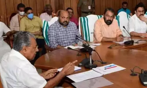 പൊതുമേഖലാ സ്ഥാപനങ്ങളിലെ ജീവനക്കാര്ക്ക് ബോണസ് അനുവദിക്കും പൊതുമേഖലാ സ്ഥാപനങ്ങളിലെ ജീവനക്കാര്ക്ക് ബോണസ് അനുവദിക്കും