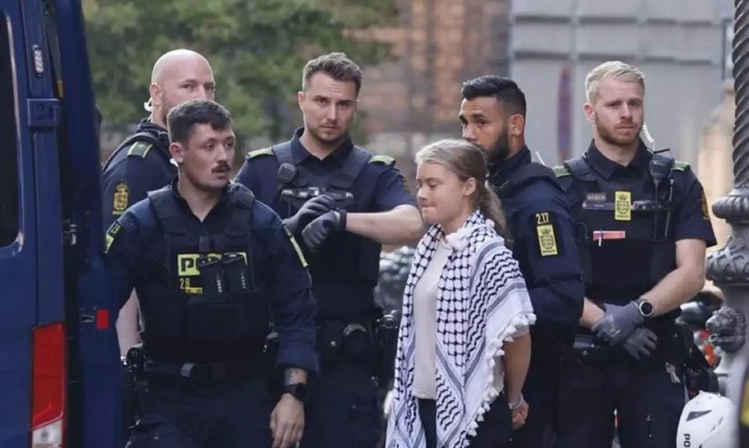 സർവകലാശാലയിലെ ഗസ്സ അനുകൂല പരിപാടിക്കിടെ  ഗ്രെറ്റ തുൻബർഗ് അറസ്റ്റിൽ