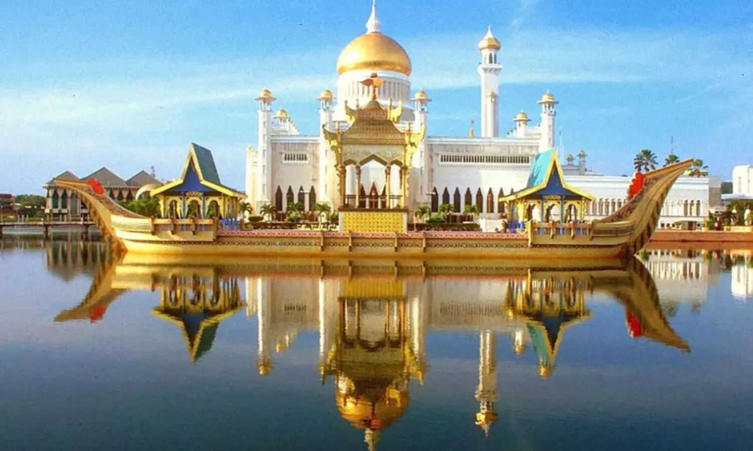 1788 മുറികൾ, സ്വർണവും അമൂല്യ രത്നങ്ങളും ചേർന്ന അലങ്കാരപ്പണികൾ....; ആരെയും വിസ്മയിപ്പിക്കും മോദിക്ക് സ്വീകരണമൊരുക്കിയ ബ്രൂണെയിലെ കൊട്ടാരം