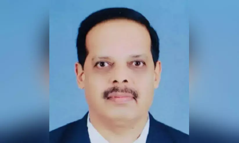 ഹി​ജാ​ബ് ധ​രി​ച്ച വി​ദ്യാ​ർ​ഥി​നി​ക​ളെ ത​ട​ഞ്ഞ പ്രി​ൻ​സി​പ്പ​ലി​ന് അ​വാ​ർ​ഡ്; ന​ട​പ​ടി ത​ട​ഞ്ഞ് ക​ർ​ണാ​ട​ക സ​ർ​ക്കാ​ർ