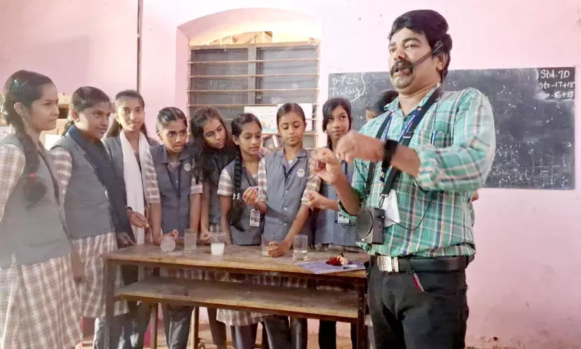 ഇ​ന്ന് ദേ​ശീ​യ അ​ധ്യാ​പ​ക ദി​നം; അ​ജേ​ഷി​ന്റേത് മ​ര​ണ​ത്തെ തോ​ൽ​പി​ച്ച ജീ​വി​ത​ പോ​രാ​ട്ടം