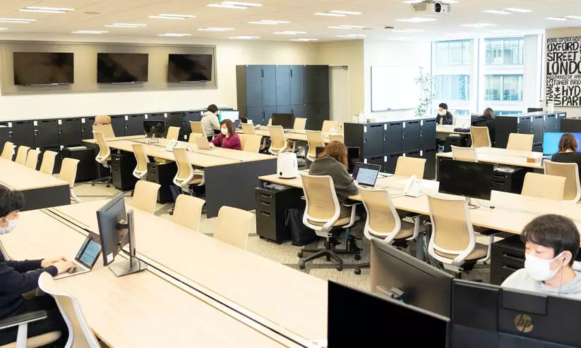 ജോലി രാജിവെക്കാനും പണം നൽകണം; പരിഹാരവുമായി ജപ്പാനിലെ കമ്പനികൾ