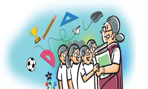 കാ​ലം കാ​ത്തി​രി​ക്കു​ന്ന അ​ധ്യാ​പ​ക​ർ