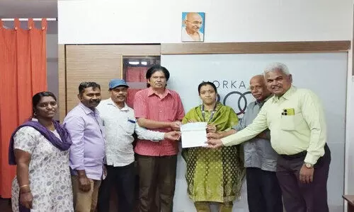 വ​യ​നാ​ട് ദു​ര​ന്തം; തി​പ്പ​സാ​ന്ദ്ര ഫ്ര​ണ്ട്‌​സ് അ​സോ. സം​ഭാ​വ​ന കൈ​മാ​റി