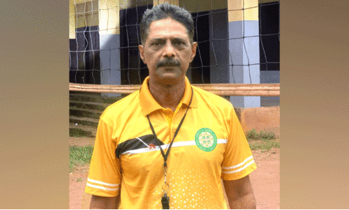 ഇത് കളിക്കളത്തിലെ ദ്രോണർ ഇത് കളിക്കളത്തിലെ ദ്രോണർ