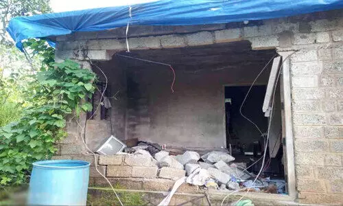 ചക്കക്കൊമ്പന്റെ ആക്രമണത്തിൽ വീട് തകർന്നു