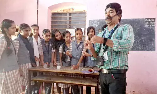 ഇ​ന്ന് ദേ​ശീ​യ അ​ധ്യാ​പ​ക ദി​നം; അ​ജേ​ഷി​ന്റേത് മ​ര​ണ​ത്തെ തോ​ൽ​പി​ച്ച ജീ​വി​ത​ പോ​രാ​ട്ടം