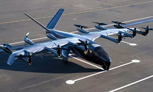 ‘മി​ഡ്​​നൈ​റ്റ്​’ ചെ​റു​വി​മാ​നം