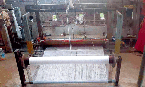 ഓണമെത്തിയിട്ടും വേതനമില്ല; ഗ്രാമീണ മേഖലയില്‍ നെയ്ത്തുതാളം നിലയ്ക്കുന്നു