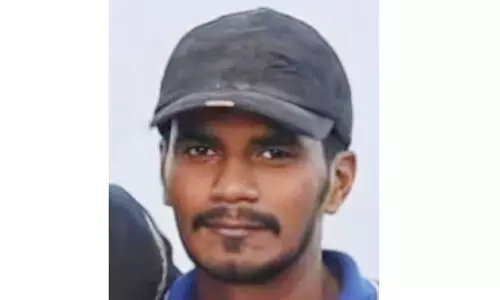 ഷൂട്ടിങ്ങിനിടയിൽ 30 അടി താഴ്ചയിലേക്കു വീണു ലൈറ്റ് ബോയ് മരിച്ചു; സംവിധായകനെതിരെ കേസ്