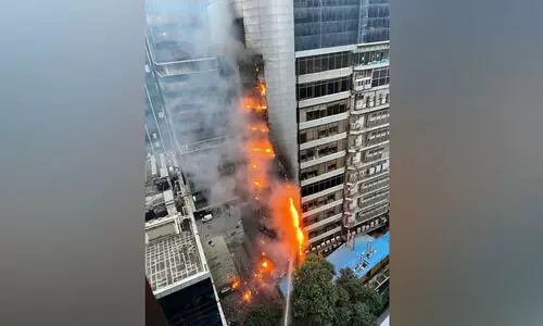 മുംബൈയിൽ വാണിജ്യ കെട്ടിടത്തിൽ വൻ തീപിടിത്തം