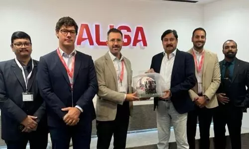 ഫുട്ബാളിന്‍റെ വളർച്ച; ലാ ലിഗ അധികൃതരുമായി മന്ത്രി വി. അബ്ദുറഹ്മാന്‍ ചര്‍ച്ച നടത്തി