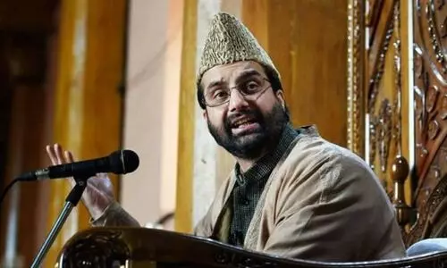 താ​ൻ വീ​ട്ടു​ത​ട​ങ്ക​ലി​ലെ​ന്ന് ഹു​ർ​റി​യ​ത്ത് ചെ​യ​ർ​മാ​ൻ മി​ർ​വാ​യി​സ് മാ​ജി​ദ് അ​ഹ്മ​ദ്