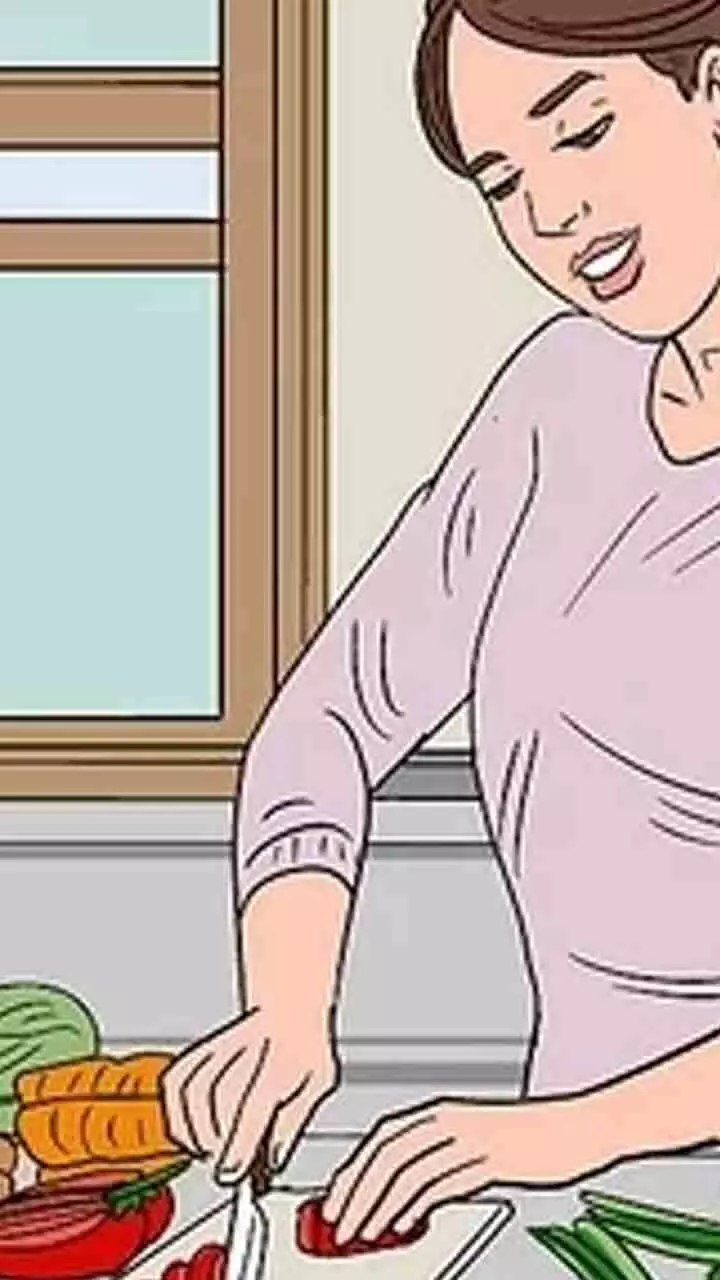 ഹൗസ് വൈഫാണ് ജോലിയൊന്നുമില്ല ഒരു കുറ്റബോധവുമില്ലാതെ മനുഷ്യരുടെ വലിയ നുണ