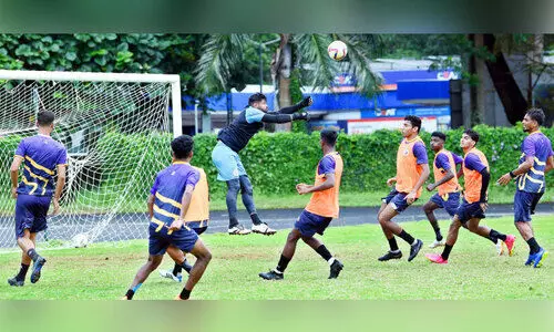 Forca Kochi players at training