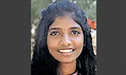 ബംഗളൂരിൽനിന്ന് മടങ്ങ​വേ നഴ്സിങ് വിദ്യാർഥിനി ട്രെയിനിൽനിന്ന് വീണ് മരിച്ചു