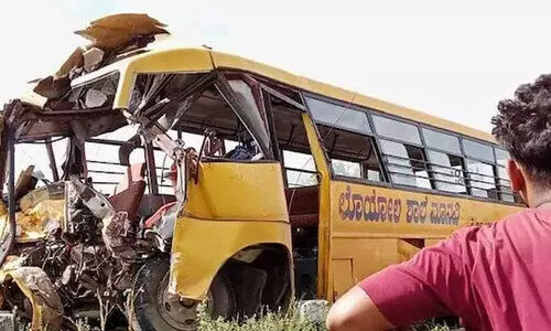 റാ​യ്ചൂ​ർ ബ​സ​പ​ക​ടം: മ​രി​ച്ച​വ​രു​ടെ കു​ടും​ബ​ത്തി​ന് അ​ഞ്ചു​ല​ക്ഷം വീ​തം