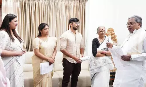 collective fire representatives of the Kannada film industry with Siddaramaiah