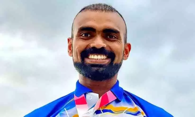 ഞാന്‍ ഒറ്റയ്ക്ക് നോക്കിയാല്‍ പൊങ്ങില്ല, ഒരുമിച്ച് നിൽക്കണം; ഹോക്കി അസോസിയേഷനെ വിമര്‍ശിച്ച് പി.ആര്‍. ശ്രീജേഷ്