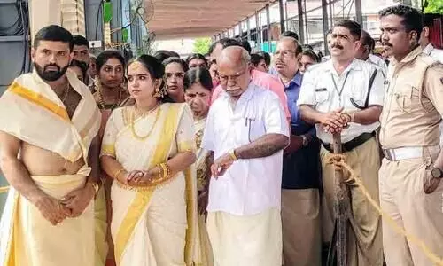 മംഗല്യ നഗരമായി ഗുരുവായൂർ; ക്ഷേത്ര സന്നിധിയിൽ 350 ഓളം വിവാഹങ്ങൾ