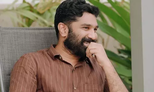 പരിചയത്തിലുള്ള സി.പി.എമ്മുകാരുടെ ഫേസ്ബുക് വാൾ ഒന്ന് നോക്കൂ, നല്ല രസമായിരിക്കും -വി.ടി. ബൽറാം