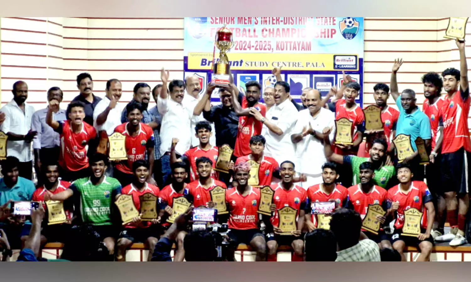 സംസ്ഥാന സീനിയർ ഫുട്​ബാൾ: കോട്ടയത്തിന് കിരീടം