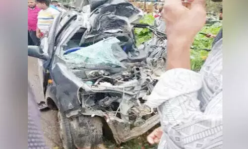 ന​വ​വ​ധു വാ​ഹ​നാ​പ​ക​ട​ത്തി​ൽ മ​രി​ച്ചു; ഭ​ർ​ത്താ​വി​ന് ഗു​രു​ത​ര പ​രി​ക്ക്