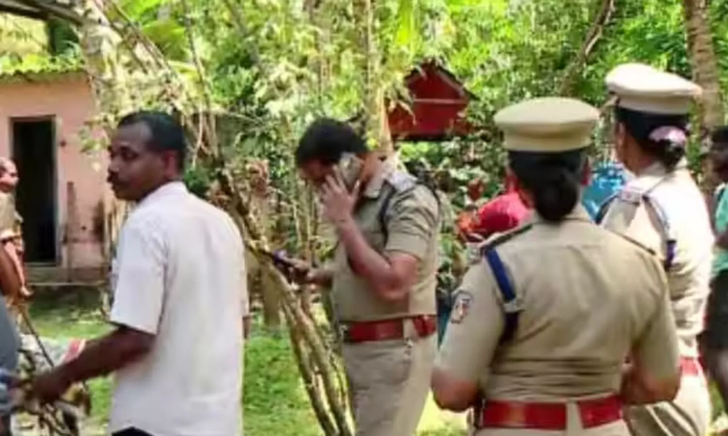 ആലപ്പുഴയിൽ വയോധികയെ കൊന്ന് കുഴിച്ചുമൂടിയെന്ന് സംശയം; മൃതദേഹാവശിഷ്ടങ്ങൾ കണ്ടെത്തി