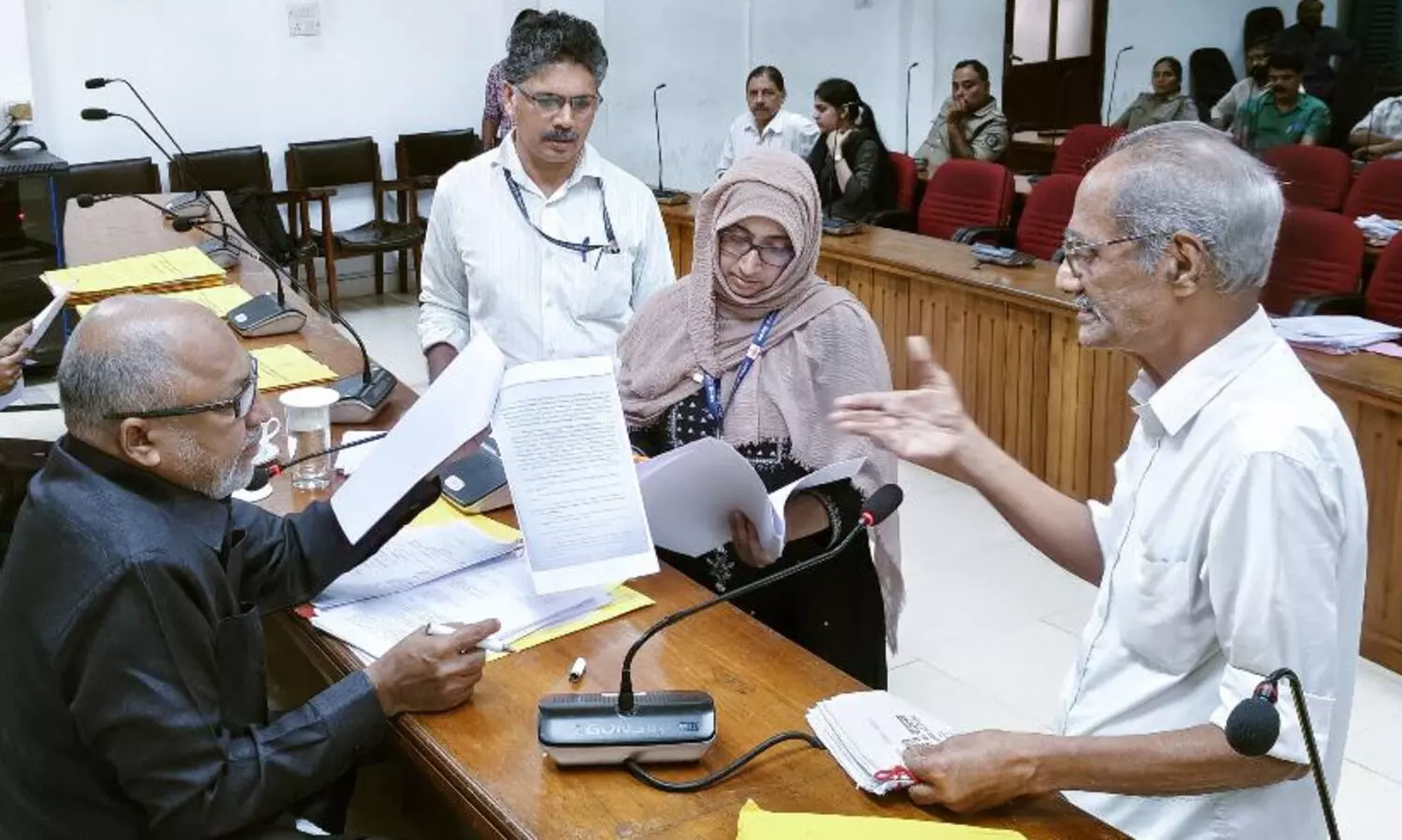 വിവരാവകാശ അപേക്ഷകളിൽ അഞ്ച് ദിവസത്തിനകം നടപടികൾ തുടങ്ങണമെന്ന് വിവരാവകാശ കമീഷണർ അബ്ദുൽ ഹക്കീം