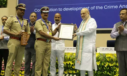 ഓൺലൈൻ അതിക്രമം തടയൽ: സംസ്ഥാന പൊലീസ് മേധാവി പുരസ്കാരം ഏറ്റുവാങ്ങി