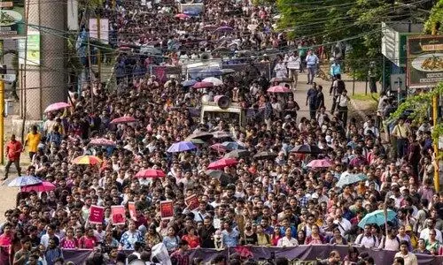 ബം​ഗാ​ളി​ൽ 51 ഡോ​ക്ട​ർ​മാ​ർ​ക്ക് കാ​ര​ണം​കാ​ണി​ക്ക​ൽ നോ​ട്ടീ​സ്; സമരം തുടരുമെന്ന് ജൂനിയർ ഡോക്ടർമാർ