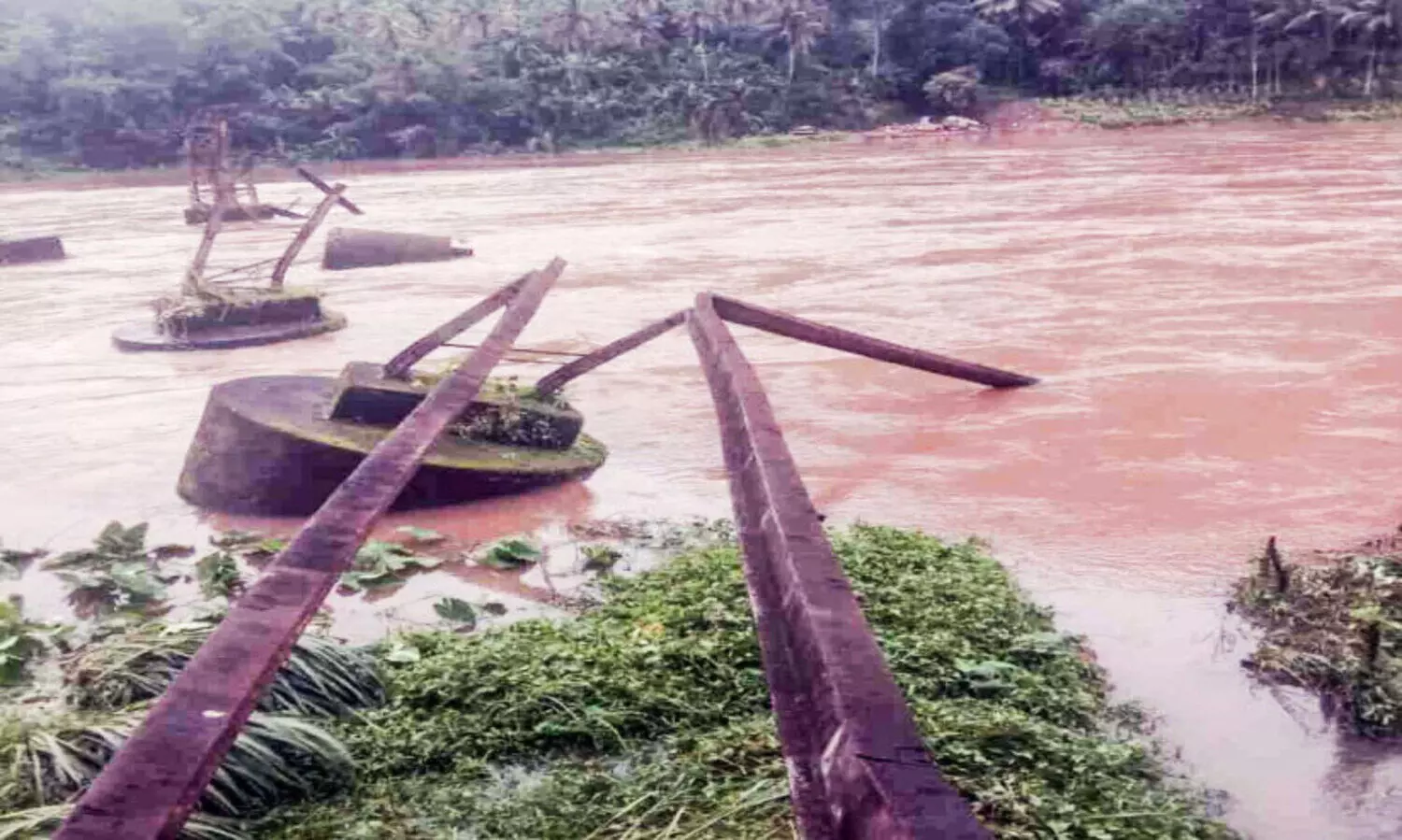 bridge collapsed in flood