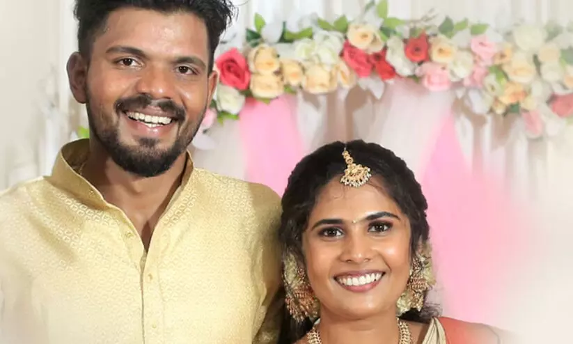 ഉരുൾപ്പൊട്ടലിൽ കുടുംബാംഗങ്ങളെ നഷ്ടമായ ശ്രുതിക്ക് വാഹനാപകടത്തിൽ പരിക്ക്; പ്രതിശ്രുത വരൻ ഗുരുതരനിലയിൽ