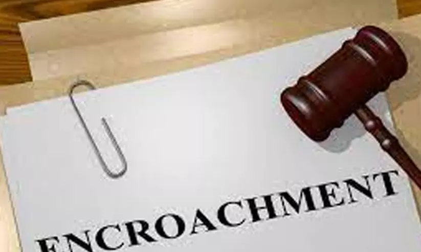 കോടതി വിലക്ക് ലംഘിച്ച് വസ്തു കൈയേറി; ആറു പേർക്കെതിരെ കേസ് കോടതി വിലക്ക് ലംഘിച്ച് വസ്തു കൈയേറി; ആറു പേർക്കെതിരെ കേസ്