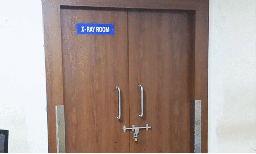 അത്യാഹിത വിഭാഗത്തിൽ ഒരു എക്സ്റേ യൂനിറ്റ് എങ്കിലും വേണ്ടേ സർ?