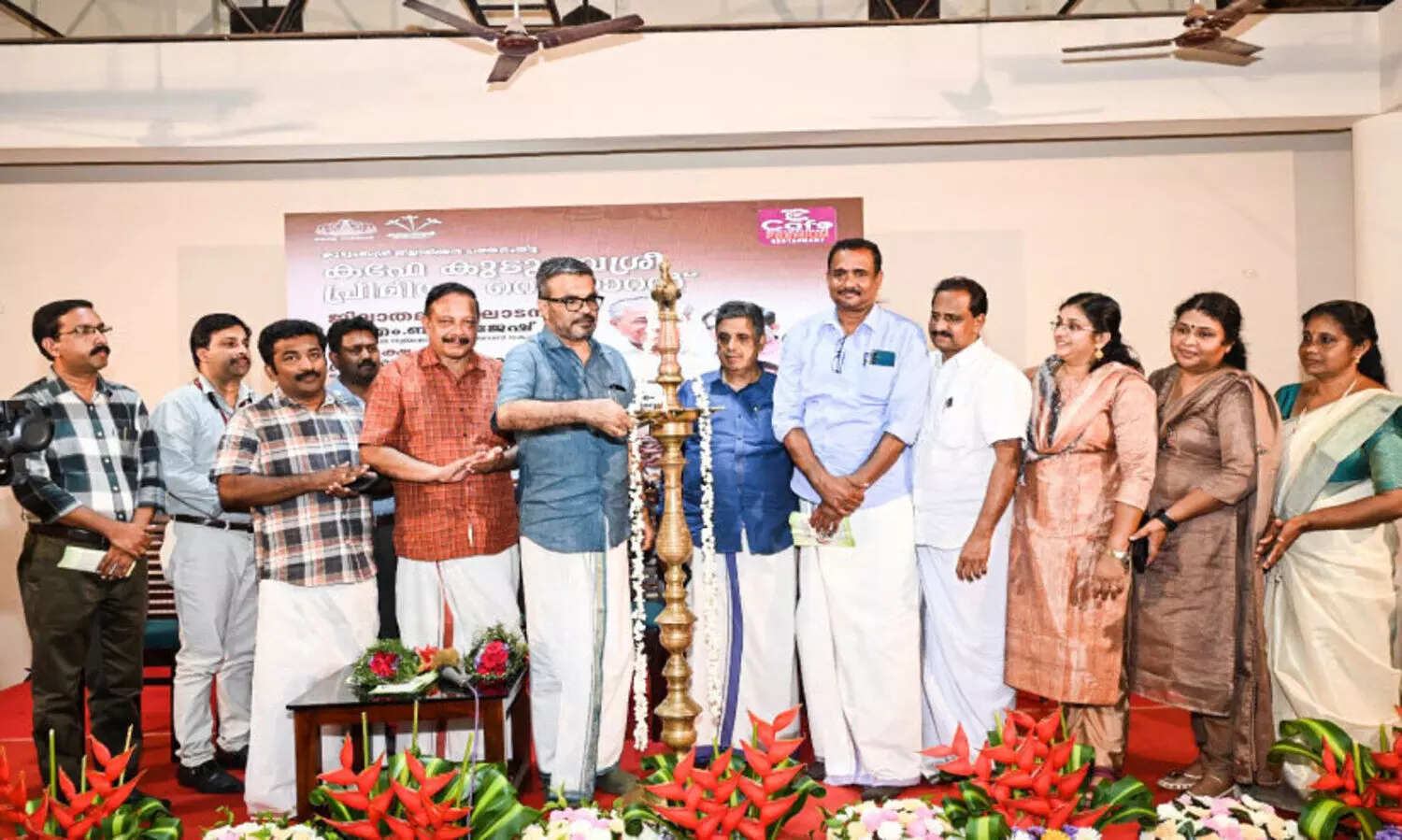 രുചിവൈവിധ്യങ്ങളുമായി കുടുംബശ്രീ പ്രീമിയം കഫേ റസ്റ്റാറന്റ് പന്തളത്ത്