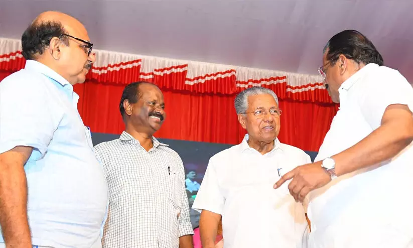 പൊലീസിലും പുഴുക്കുത്തെന്ന് കാരായി രാജൻ: ‘ഞങ്ങൾക്ക് ആഭ്യന്തര വകുപ്പിൽ ഉറച്ച വിശ്വാസമുണ്ട്’ പൊലീസിലും പുഴുക്കുത്തെന്ന് കാരായി രാജൻ: ‘ഞങ്ങൾക്ക് ആഭ്യന്തര വകുപ്പിൽ ഉറച്ച വിശ്വാസമുണ്ട്’