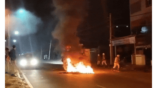 കർണാടകയിലെ മാണ്ഡ്യയിൽ ഗണേശചതുർഥി ആഘോഷത്തിനിടെ സംഘർഷം; കടകൾക്കും വാഹനങ്ങൾക്കും തീവെച്ചു