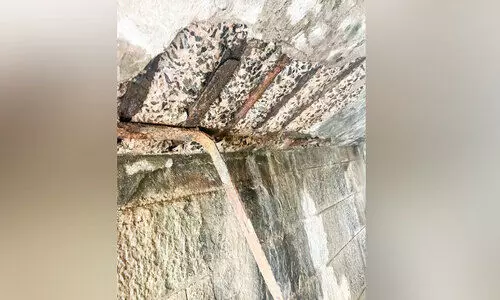 നെടുവ റെയിൽവേ ഓവുപാലം അപകടാവസ്ഥയിൽ