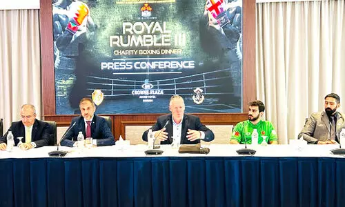 റോ​യ​ൽ റം​ബി​ൾ ചാ​രി​റ്റി ബോ​ക്‌​സി​ങ്