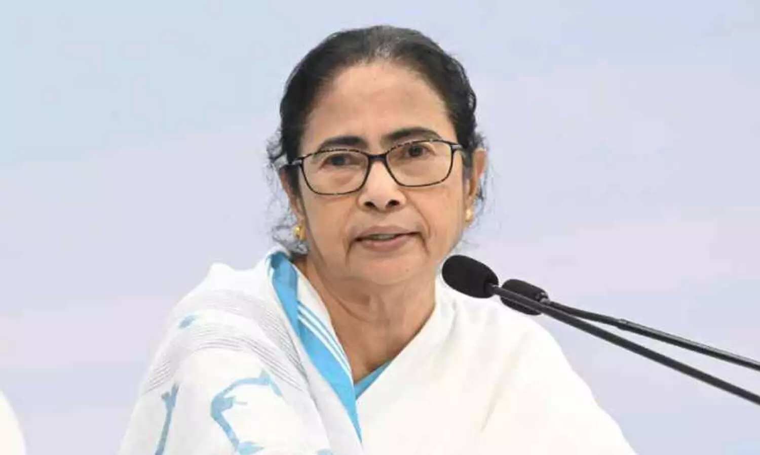 ചികിൽസ കിട്ടാതെ മരിച്ച 29 പേരുടെ കുടുംബങ്ങൾക്ക് രണ്ടു ലക്ഷം വീതം നൽകുമെന്ന് മമത