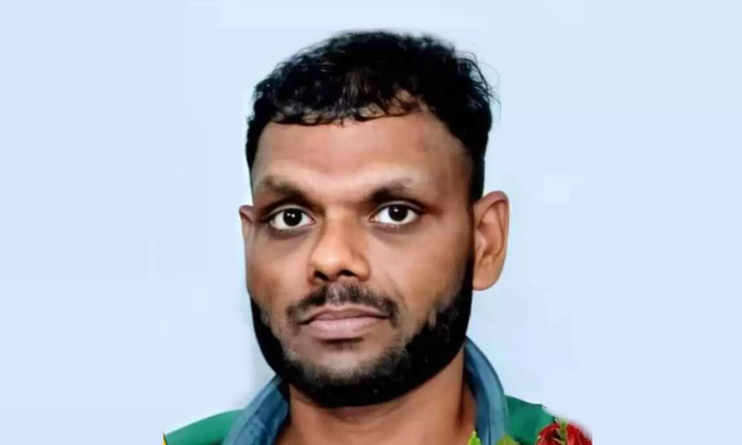 വീടിന്റെ പാലുകാച്ചൽ ക്ഷണിക്കാന്‍ പോയ യുവാവ് ബൈക്കപകടത്തിൽ മരിച്ചു; ഭാര്യക്കും മകനും ഗുരുതര പരിക്ക്