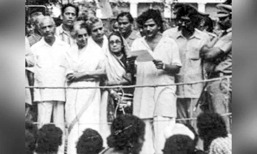 Yechury reading the resolution in the presence of  Indira Gandhi